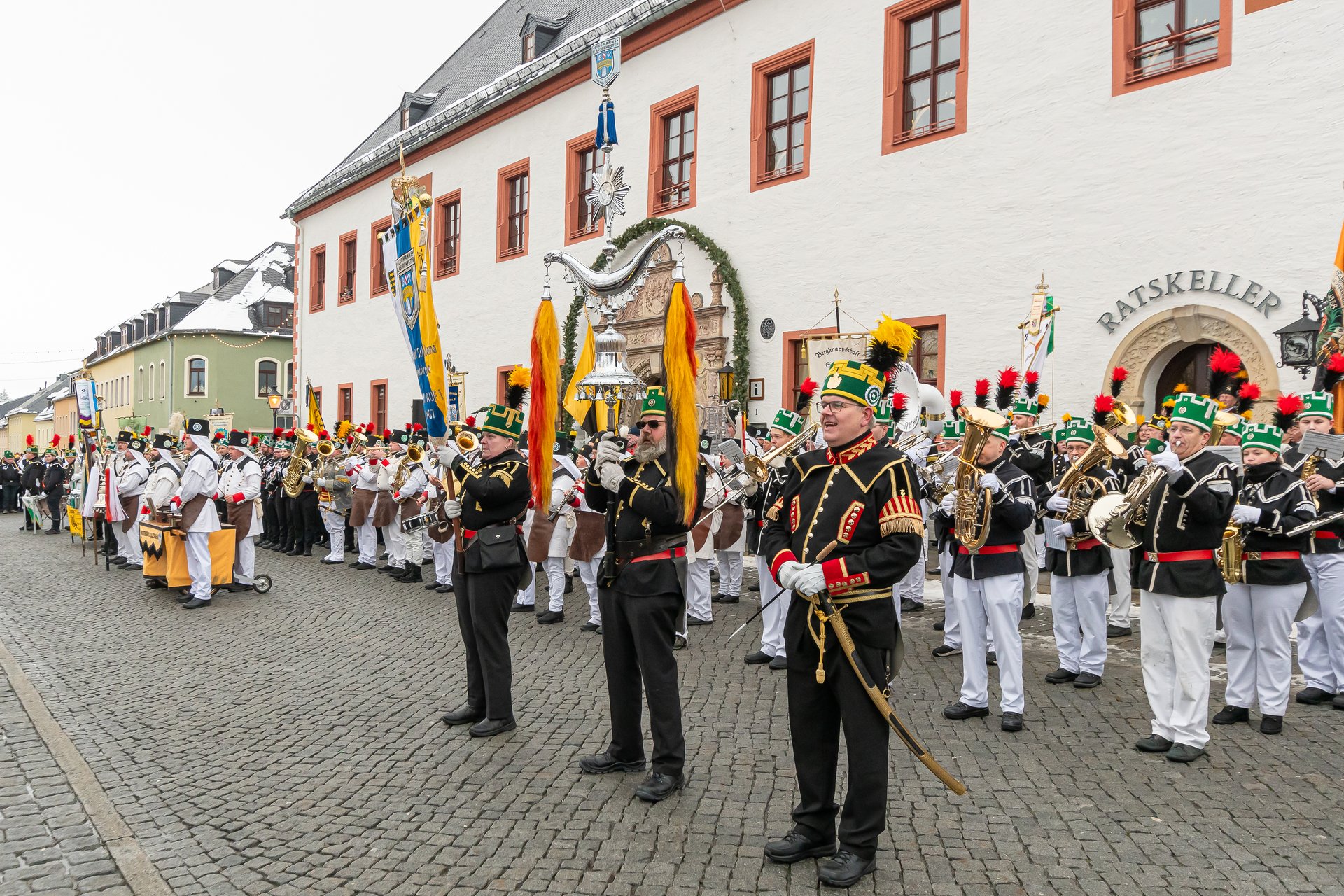 Bergleute vor dem Rathaus